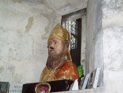 Saint-Sulpice le Pieux - buste à Saint-Sulpice de Favières